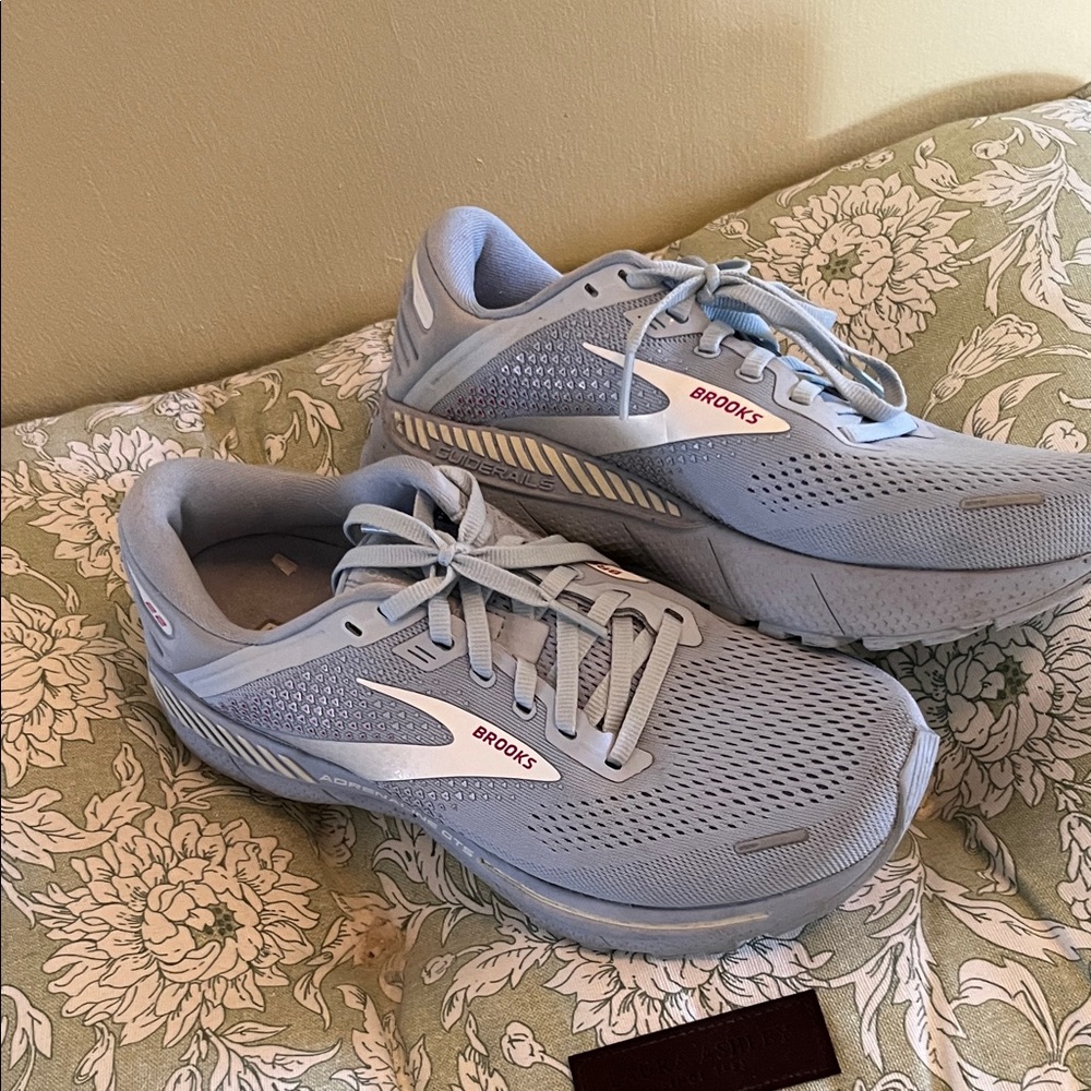Brooks Women's Sky Blue Athletic Shoes
